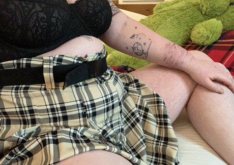Naakte gelekte OnlyFans-foto van Cherrycherub