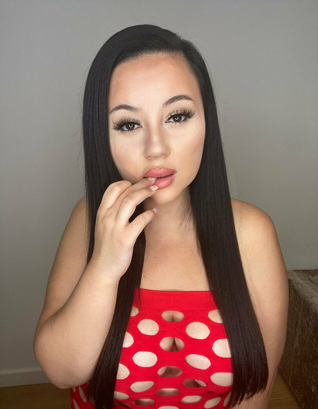 Naakte gelekte OnlyFans-foto van Roseann330