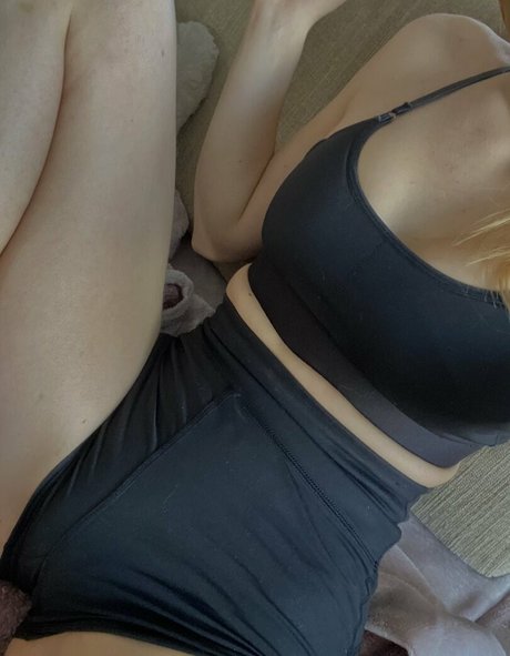 Naakte gelekte OnlyFans-foto van Daisy North