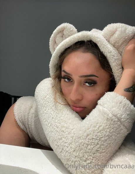 Naakte gelekte OnlyFans-foto van Bvncaaa