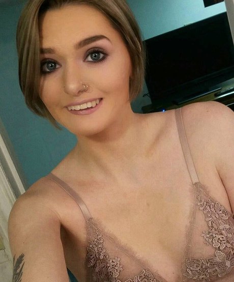 Naakte gelekte OnlyFans-foto van Glitterbean95