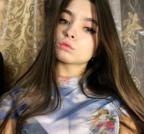 Naakte gelekte OnlyFans-foto van Lerabuns