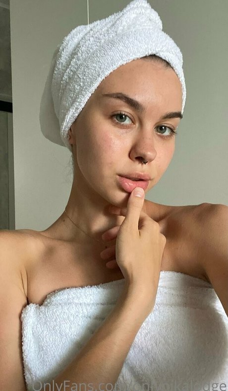 Naakte gelekte OnlyFans-foto van Onlynikalodge