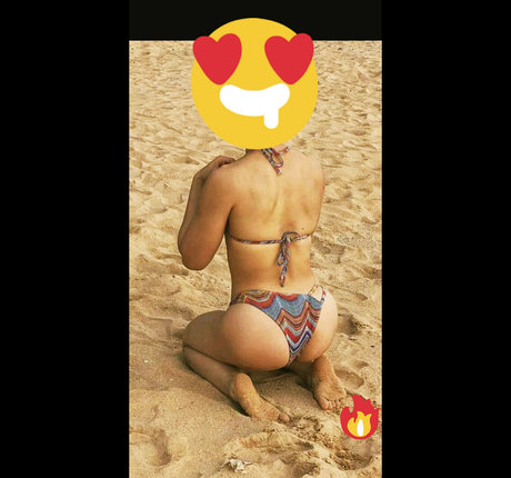 Naakte gelekte OnlyFans-foto van Bebylindaroxa