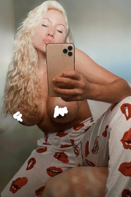 Naakte gelekte OnlyFans-foto van Compreinozaffari
