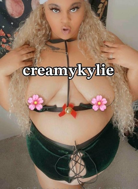 Naakte gelekte OnlyFans-foto van Peachiefuzz21free