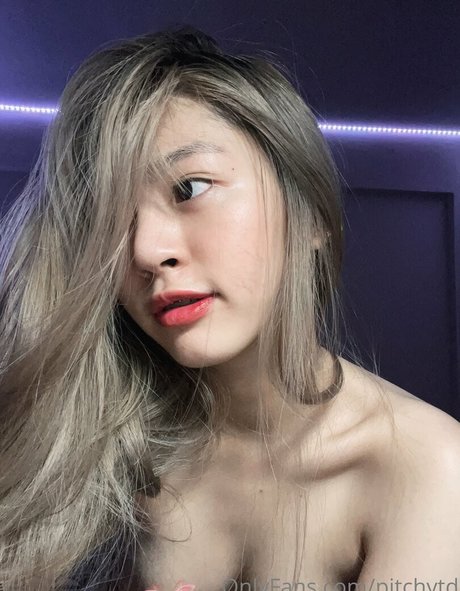 Naakte gelekte OnlyFans-foto van Pitchytd