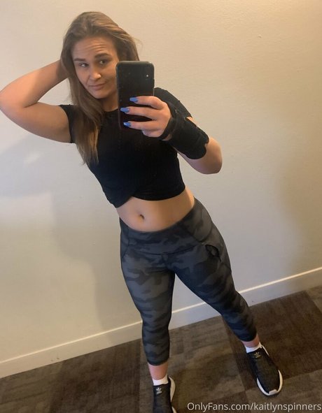 Naakte gelekte OnlyFans-foto van Trophygirlfriendk