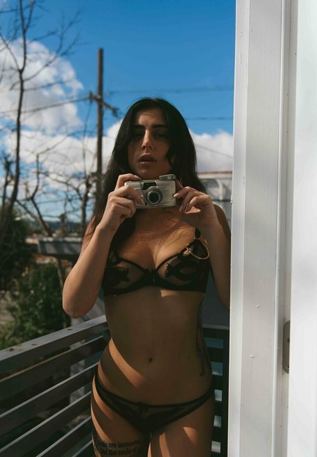 Naakte gelekte OnlyFans-foto van Reedsuicide