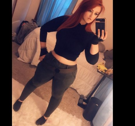 Naakte gelekte OnlyFans-foto van Alexis Marie