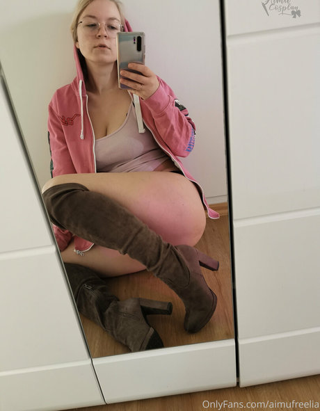 Naakte gelekte OnlyFans-foto van Aimufreelia