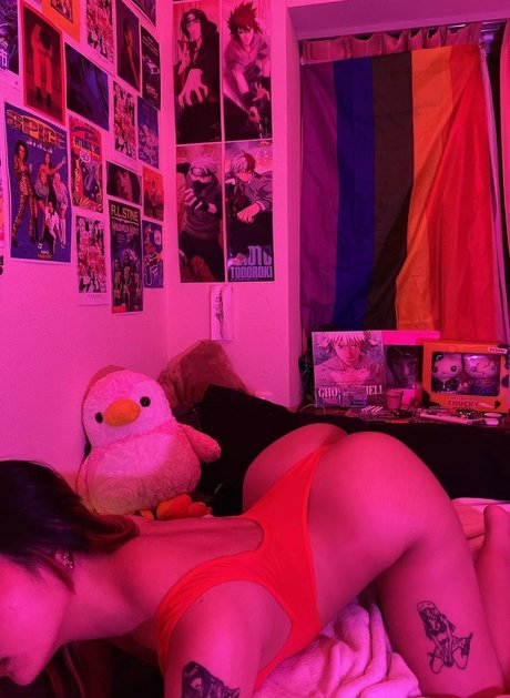 Naakte gelekte OnlyFans-foto van Yacchi