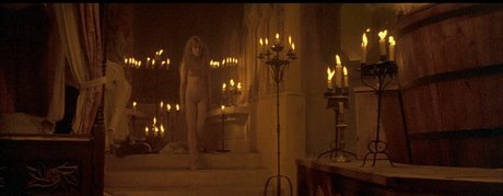 Naakte gelekte OnlyFans-foto van Jennifer Jason Leigh