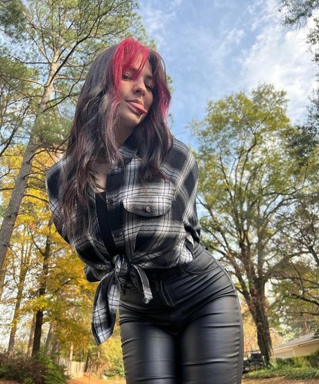 Sarah Lynne Marie