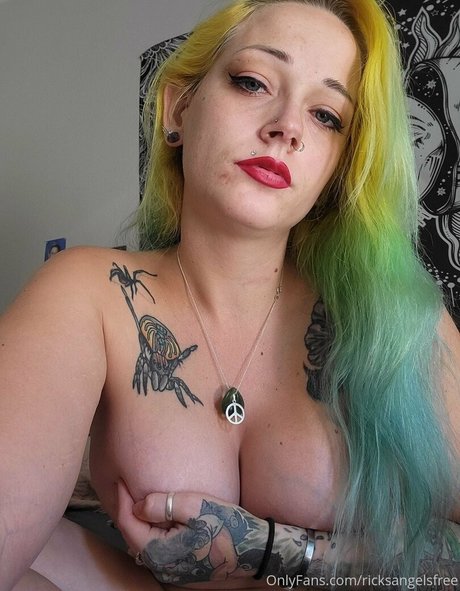 Naakte gelekte OnlyFans-foto van Ricksangelsfree