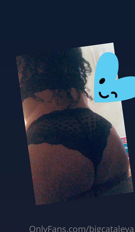 Naakte gelekte OnlyFans-foto van Bigcataleya