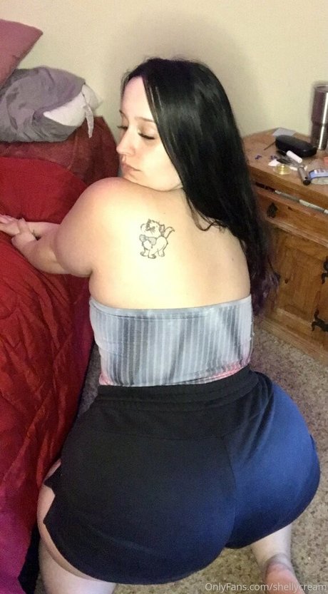Naakte gelekte OnlyFans-foto van Shellycream