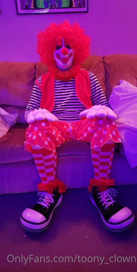 Naakte gelekte OnlyFans-foto van Toonyclown