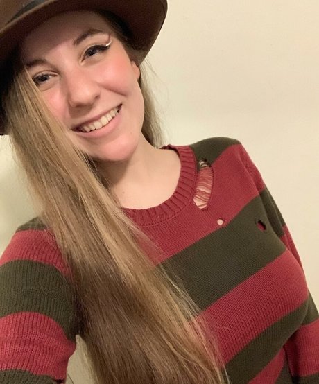 Naakte gelekte OnlyFans-foto van Casey The Gamer