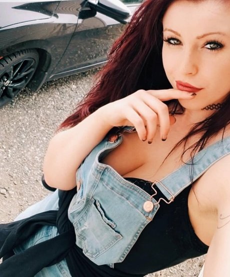 Naakte gelekte OnlyFans-foto van Madison Agnew
