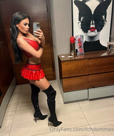 Naakte gelekte OnlyFans-foto van Fchdommes