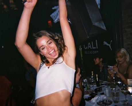 Naakte gelekte OnlyFans-foto van Laney Degrasse