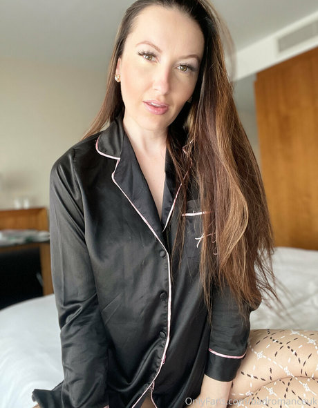 Naakte gelekte OnlyFans-foto van Badromanceuk