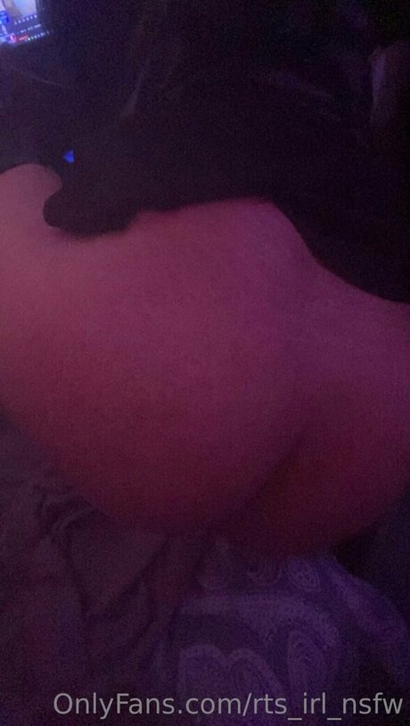 Naakte gelekte OnlyFans-foto van Rtsirlnsfw