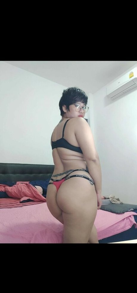 Naakte gelekte OnlyFans-foto van Rose726