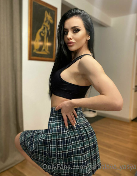 Naakte gelekte OnlyFans-foto van Yaroslavayasya