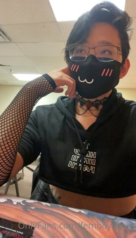 Naakte gelekte OnlyFans-foto van Femboysnom