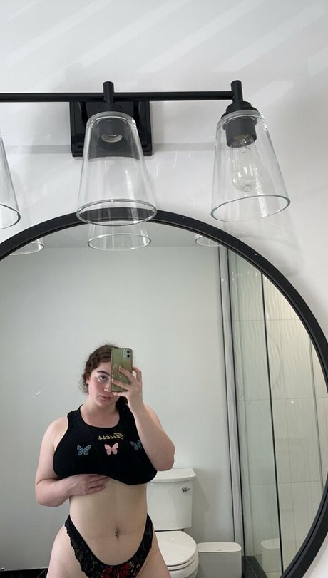Naakte gelekte OnlyFans-foto van Lmj037