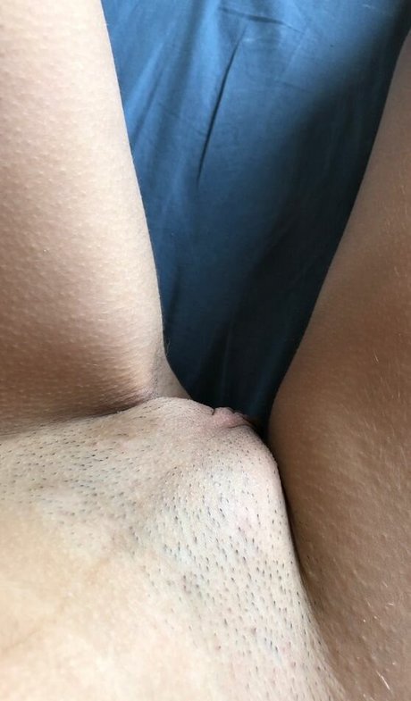Naakte gelekte OnlyFans-foto van Loiragostosa