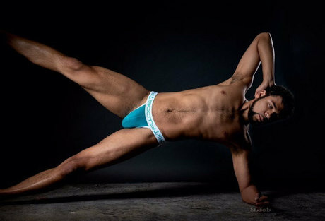 Naakte gelekte OnlyFans-foto van Dexualhealing