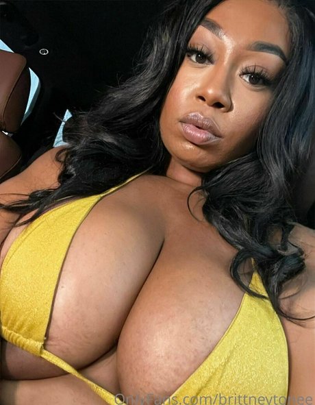 Naakte gelekte OnlyFans-foto van Brittneytonee