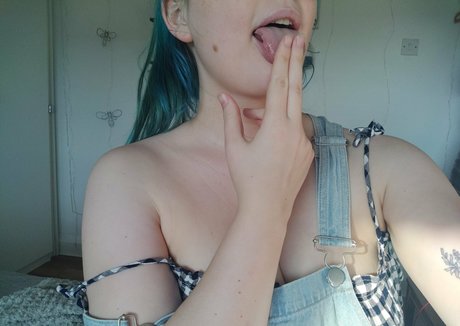 Naakte gelekte OnlyFans-foto van Fxckavafree