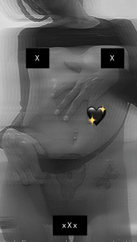 Naakte gelekte OnlyFans-foto van Deeppenetrati0n