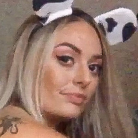 Naakte gelekte OnlyFans-foto van Cassiebabevip