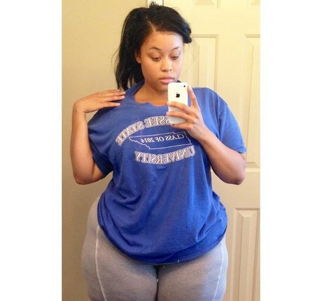 Naakte gelekte OnlyFans-foto van Jasmine Gunn