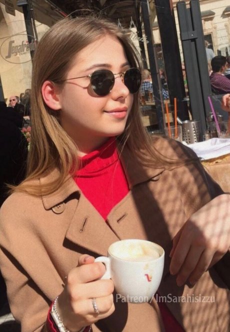 Naakte gelekte OnlyFans-foto van Imsarahisizzu