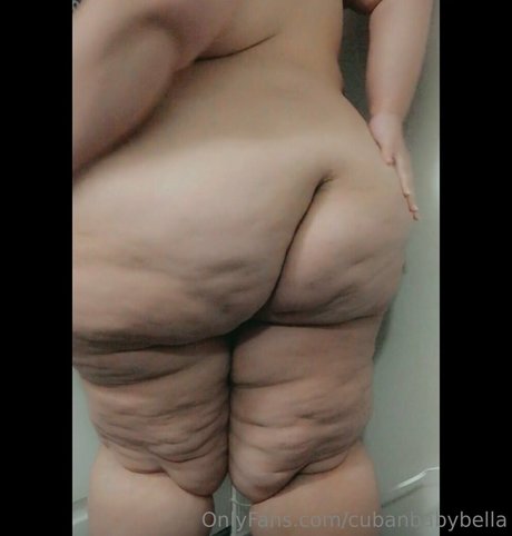 Naakte gelekte OnlyFans-foto van Cubanbabybella