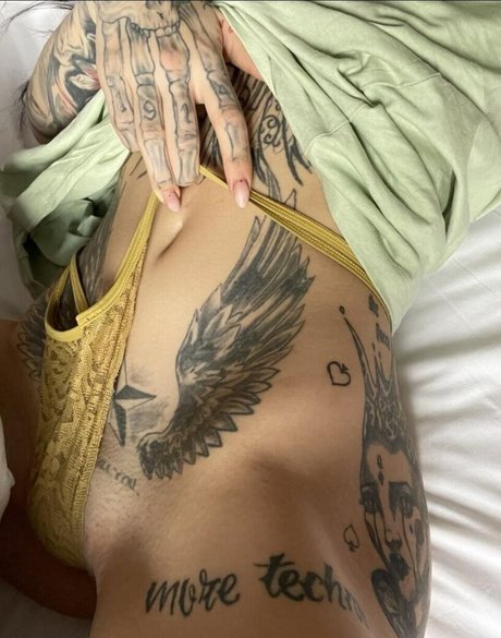 Naakte gelekte OnlyFans-foto van Tattstoner