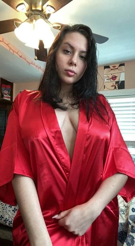 Naakte gelekte OnlyFans-foto van Innub