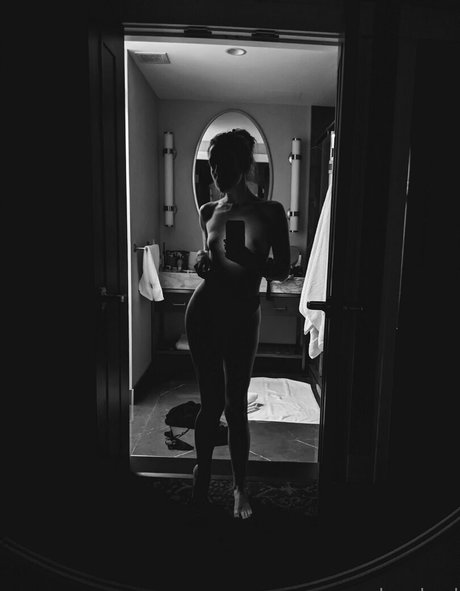 Naakte gelekte OnlyFans-foto van Eveunleashed