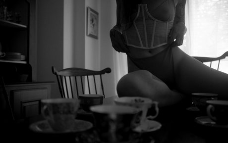 Naakte gelekte OnlyFans-foto van Eveunleashed