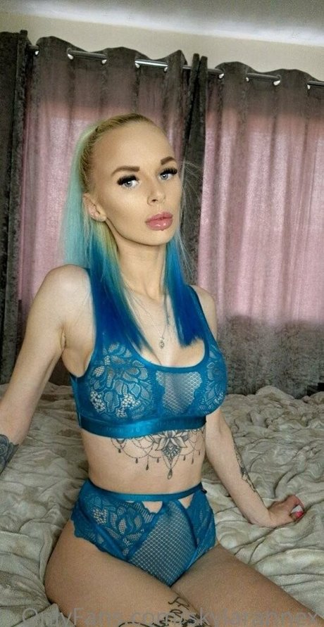 Naakte gelekte OnlyFans-foto van Skylarannex