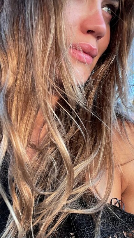 Naakte gelekte OnlyFans-foto van Deutscheonlyfans
