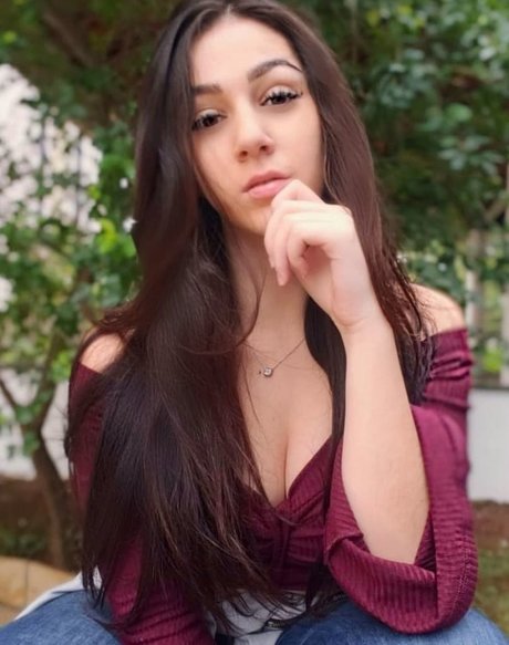 Naakte gelekte OnlyFans-foto van Carolzinha
