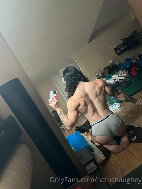 Naakte gelekte OnlyFans-foto van Natasha Aughey