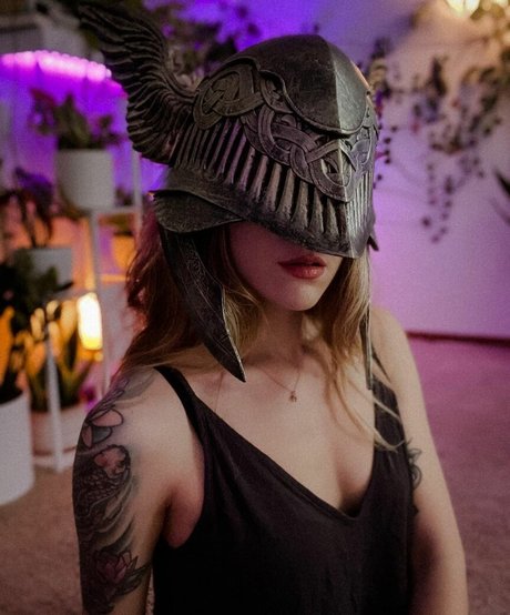 Naakte gelekte OnlyFans-foto van Marzz